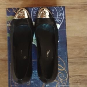 Chanel Heels Black Pumps CC Logo Metal Cap Toe Calfskin Leather Size 6.5 37